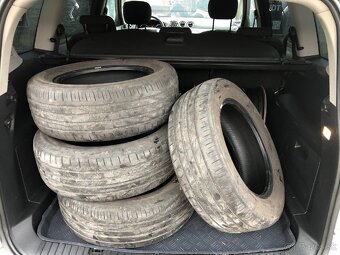 Ford S-Max 2.2 TDCi (2008) - 12