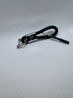 Kľúčenka s logom autá - 12