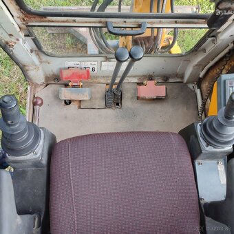 Pasovy bager Libra 125S - 12