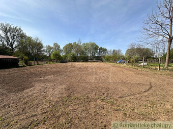 Starý sedliacky dom s veľkým pozemkom v Kolte – ideálna pr - 12