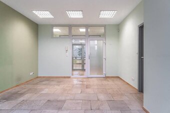 Predaj komerčných / kancelárskych priestorov v Petržalke - 12