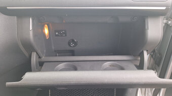 7m VW Touran, 2.0tdi, DSG, KOŽA, KAM, LED, WEBASTO - 12