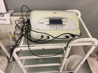 Vybavenie do salonu krásy - kontaktovať iba TELEFONICKY - 12