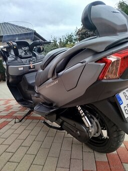 Suzuki Burgman 650 executive. - 12