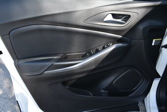 Opel Grandland 1.5 CDTi ULTIMATE FULL VÝBAVA - 12