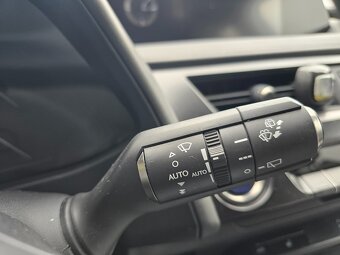 Lexus UX 250H 2.0 112kW Hybrid 2023 - 12