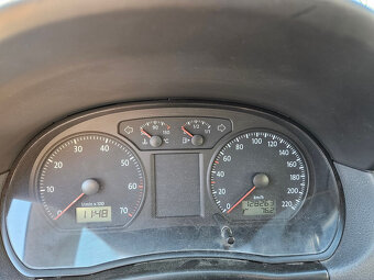 VOLKSWAGEN POLO 1,2 benzin 51kW, strieborna metaliza - 12