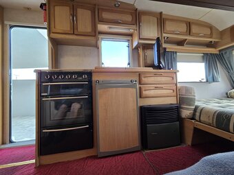 Predam karavan Elddis Odyssey 524 - 12