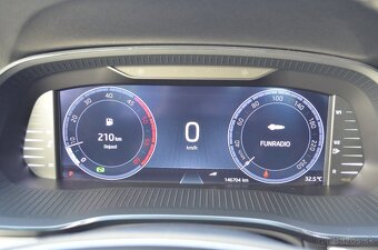 ŠKODA OCTAVIA COMBI 2.0 TDI DSG VIRTUAL KAMERA CRYSTAL LED - 12