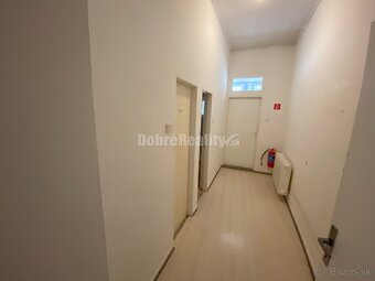 Na prenájom veľký, lukratívny komerčný priestor v centre mes - 12