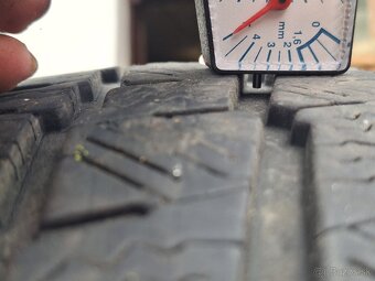 MICHELIN Agilis Alpin 215/60 R17 C - 12