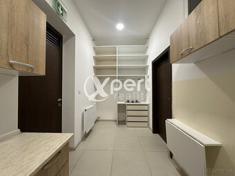 Na prenájom polyfunkčná budova, kancelárie, obchodné priesto - 12