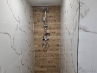 Moderný zrekonštruovaný dvojizbový byt s loggiou v Lučenci - 12