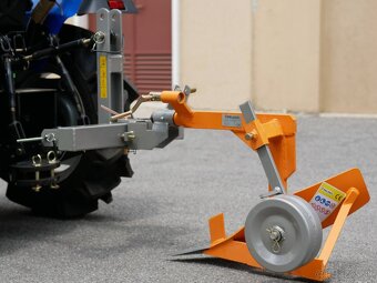 Jednodielny pluh DELEKS DP-16 (pre traktory 16-30 HP) - 12