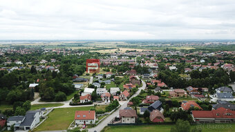 Nádherný pozemok 632 m2 s výhľadom na Alpy Marianka - 12