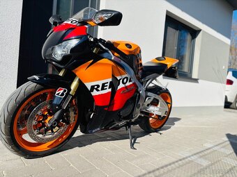 Honda cbr 1000 rr REPSOL - 12