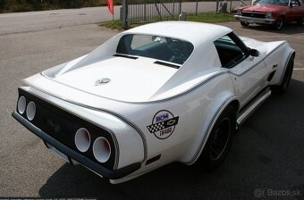 Chevrolet Corvette Stingray Coupé z roku 1974 - 12