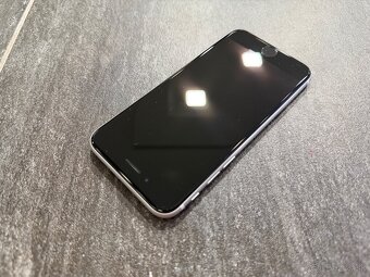 Apple iPhone SE (2020) 128 GB White - 12