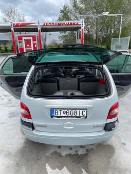 Predám Renault Scénic 1.8 85 KW R.v. 2002 - 12