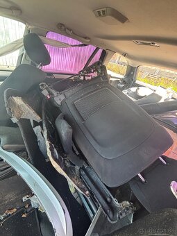 Predám BMW e46 330d na diely - 12
