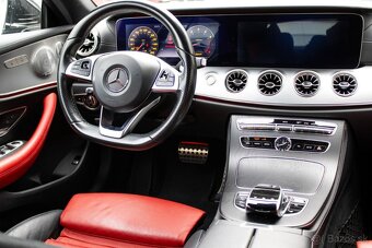 Mercedes-Benz E 300 Coupé - 12