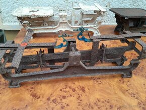 Liatinová váha. - 12