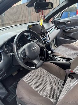 Toyota CH-R 2.0 Hybrid 2021 - 12