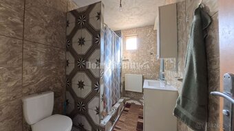 Dobré Reality – Na predaj priestranný rodinný dom s jedinečn - 12