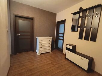 Na predaj priestranný a slnečný 2,5-izbový byt na Novohradsk - 12