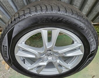 Originálna zimná sada VOLVO - 5x108 r18 + 235/55 r18 - 12