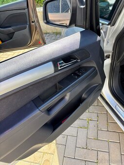 Opel Zafira 1.8 ( 7 miestna ) - 12