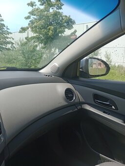 Predám Chevrolet Cruze 1.6 benzín 83kw - 12