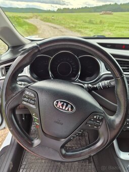 KIA Cee’d Hatchback 1.6 diesel, 100kw Manuál - 12