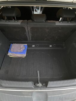 Hyundai I30 hatchback 1.6 88kw - 12