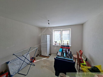 Dva rodinné domy za cenu jedného v obci Zlatno - 12