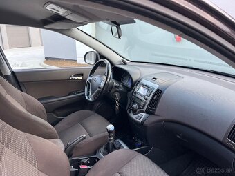 Predám Hyundai i30 1.6Crdi 85Kw R.v 2011. - 12