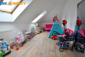 Zariadený 4-izbový rodinný dom Vrútky - 12