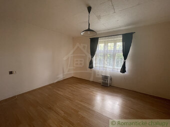 Trojizbový rodinný dom s veľkým pozemkom v Mojmírovciach – - 12