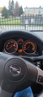 Opel Astra SW 2005 - 12