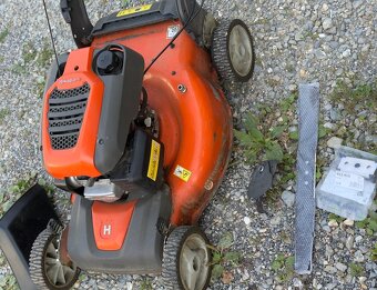 Husqvarna benzinova kosacka s pohonom - 12