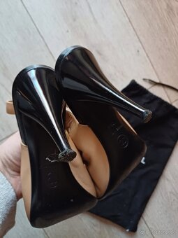 Predám originál Chanel kožené poltopánky 38.5 - 12