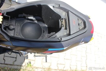 skúter benelli 50 replica BMW M MOTORRAD - 12