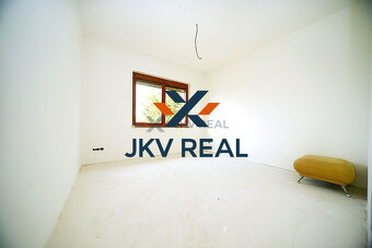 4 izbový rodinný dom s garážou v tichej lokalite - 12