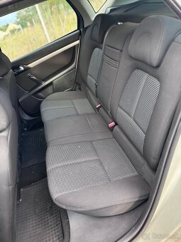 Peugeot 407 SW - malo KM - super výbava - 12