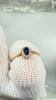 Elegantný prsteň z 18K zlata s 0,35 ct prírodným zafírov - 12