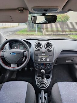 Ford Fiesta - 12