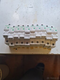 Elektro inštalačný materiál - 12