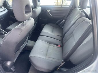 Toyota RAV4 2.0 110kW 2005 135551km 4x4 BEZ KOROZE - 12