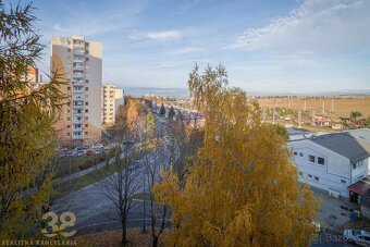 Zrekonštruovaný 3-izbový byt neďaleko širšieho centra Poprad - 12