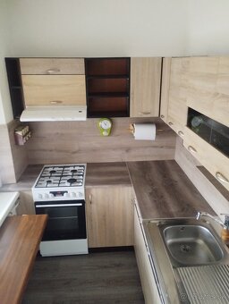 Kúpou voľný, zariadený 1 izbový byt. - 12